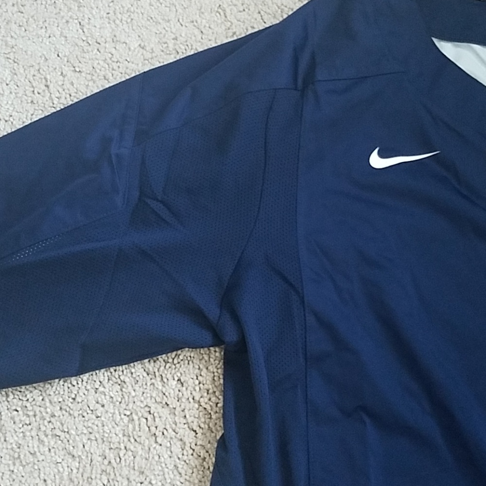 Nike jacket - Picture 3 of 7